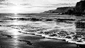 Nubes y olas — Arena y espuma, ilustración de la colección Clásicos