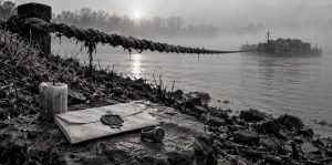 La sirga — Herencia, cenizas y silencio: la maroma tensa junto al río, el lacre y el anillo de sello